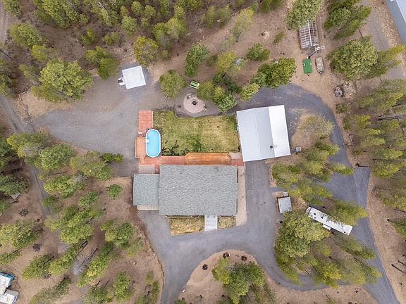 5th image of 53315 Holiday Dr