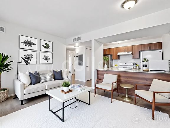 2 Bedroom 2 Bathroom- Living Room