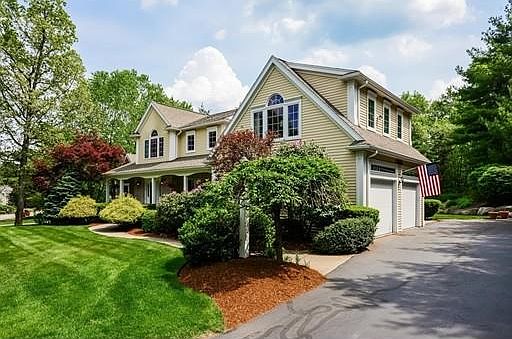 3rd image of 8 Cranberry Dr