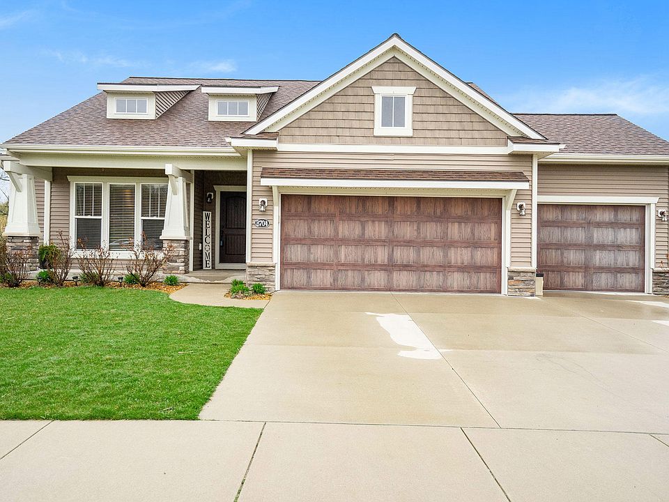 1st image of 8704 Twin Lakes Dr