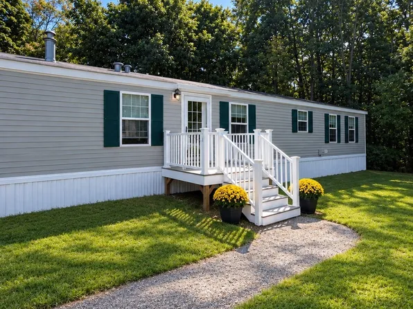 124 W Main St Unit 38, Merrimac, MA 01860