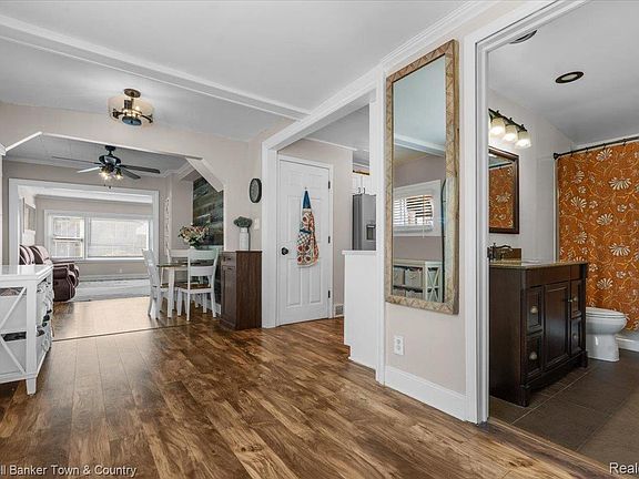 4th image of 2710 Lakeridge Ave