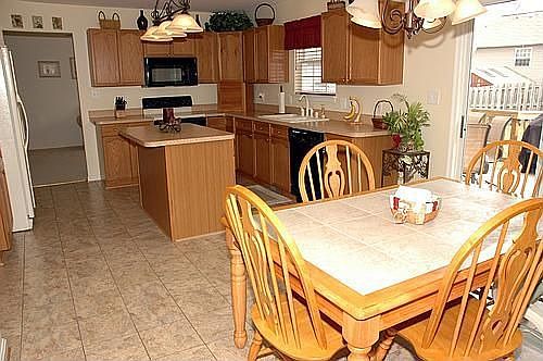 4th image of 18 Saint Marks Ct