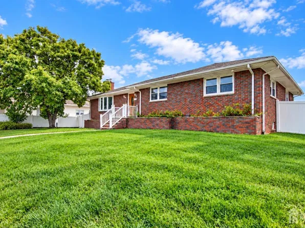 6 E 2nd St, Port Reading, NJ 07064