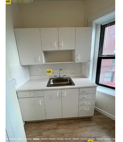 513 Beacon St Photo 1