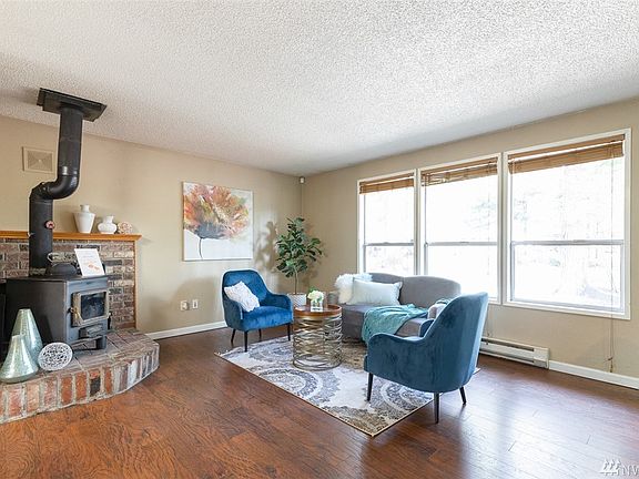 2nd image of 43413 SE 174th St