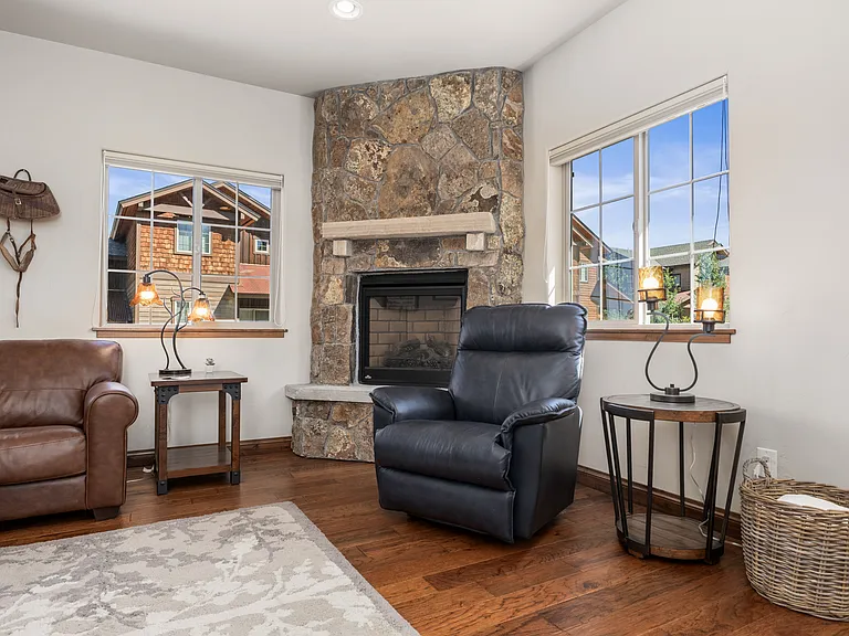 Gas fireplace