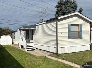 9 Vista Mobile Dr, Dundalk, MD 21222