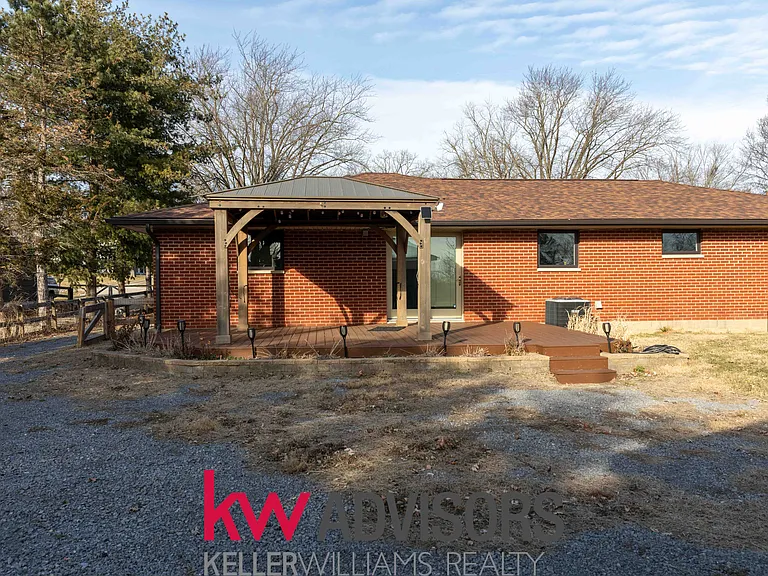 3101 Old State Route 122 — Photo 23
