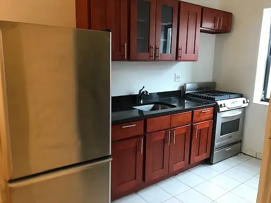 Rented by Premier Metro Realty Corp | media 10