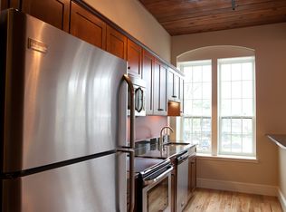 32 Olive St APT 204, Greenfield, MA 01301