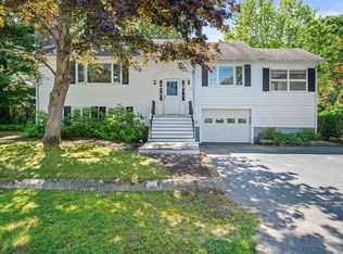 14 1st Ave, Wareham, MA 02571