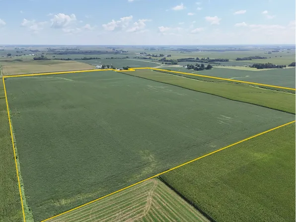 Utica Ridge Rd, Davenport, IA 52807