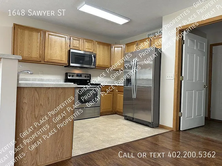 1648 Sawyer St — Photo 29