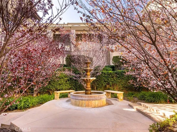 5240 Premiere Hills Cir APT 211, Woodland Hills, CA 91364