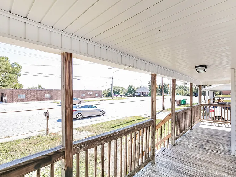 39973_024_covered_porch_13187421.jpg