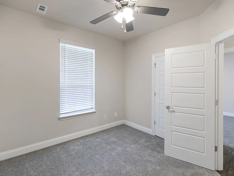 411 Linda Ln — Photo 17