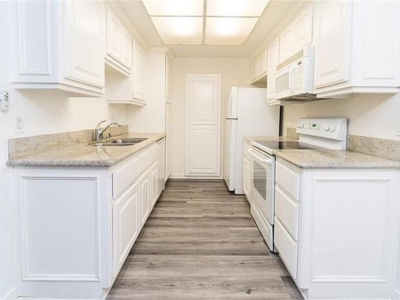 3rd image of 11339 Brookshire Ave #55