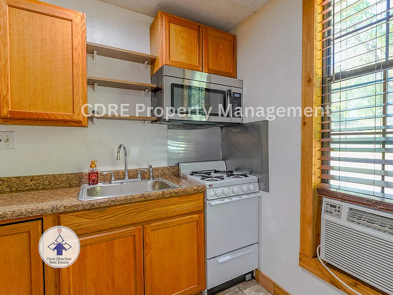 422 Washington St — Photo 15