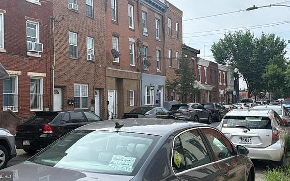 4th image of 1727 S 4th St