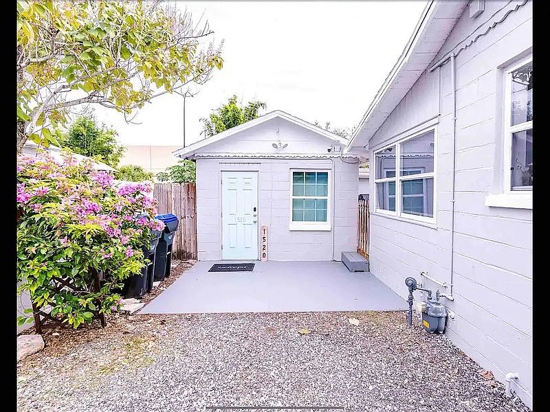 1st image of 1520 Pinewood Dr