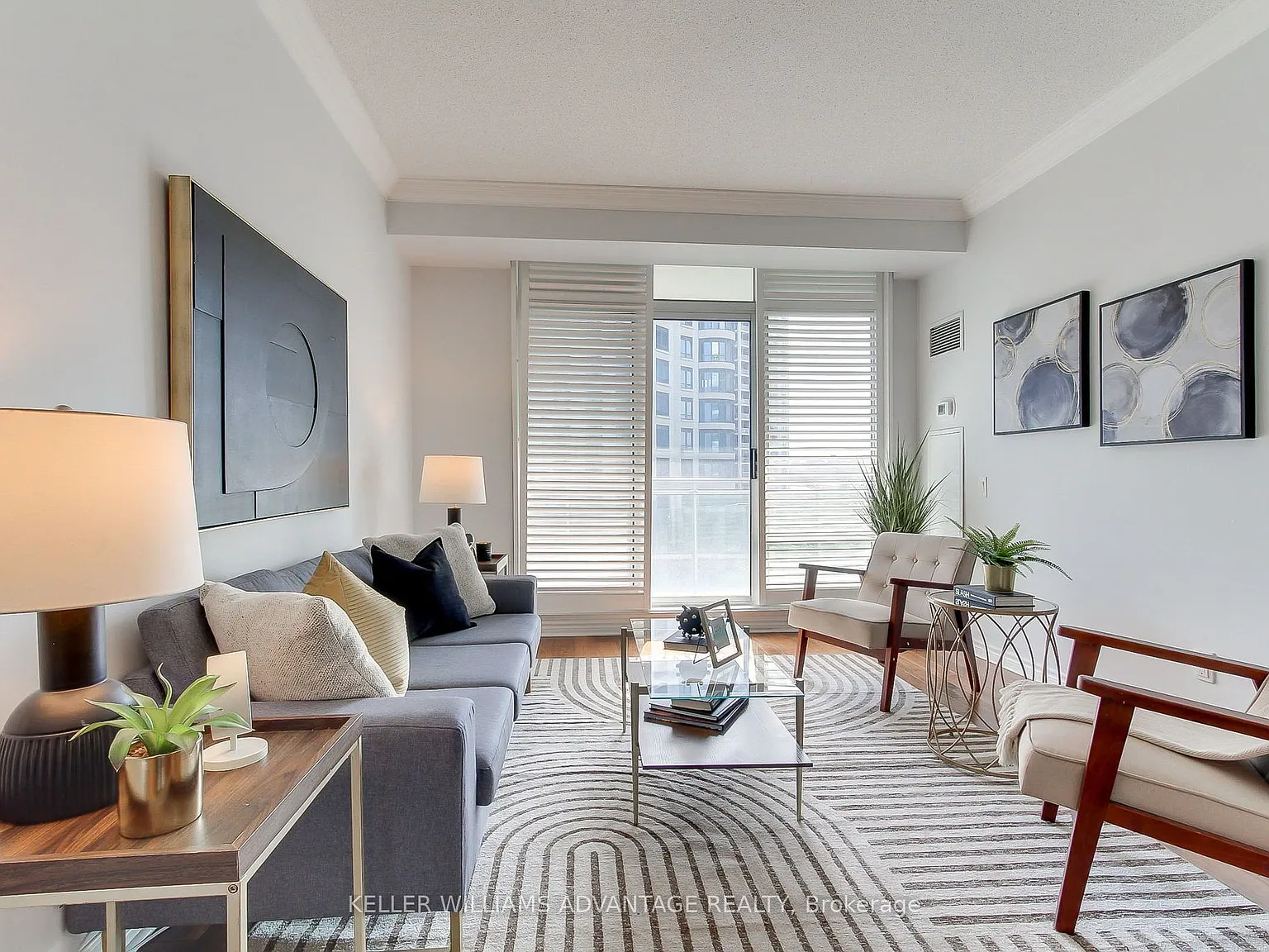 2 bed, $3,500 — Photo 2