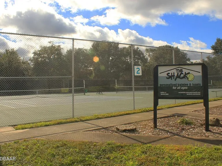 Clubhouse tennis courts