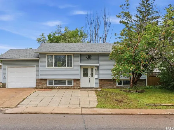 526 McKercher DRIVE, Saskatoon, SK S7H 3W6