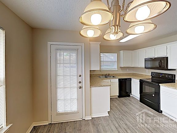 5th image of 601 Imperial Pl
