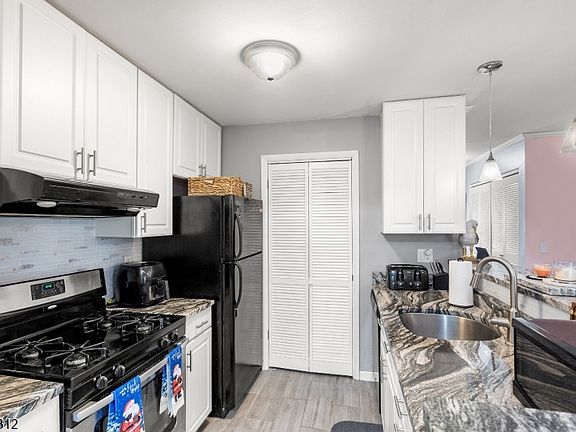 5th image of 1313 Waters Edge Dr