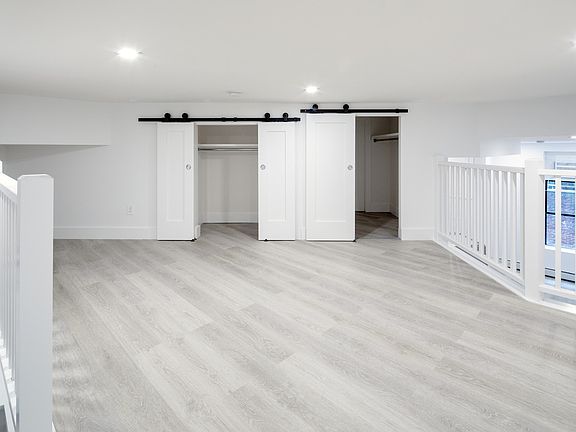 4th image of 74 Leonard St APT 2B