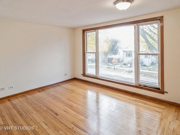3rd image of 1140 Highland Ave