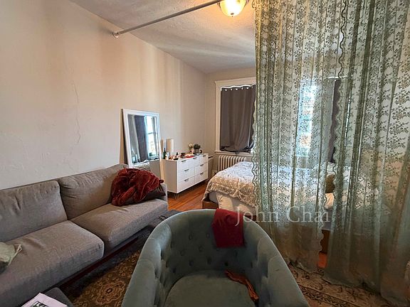 4th image of 64 Woodstock Ave APT 17