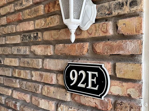 3rd image of 2121 Fountain View Dr APT 92E
