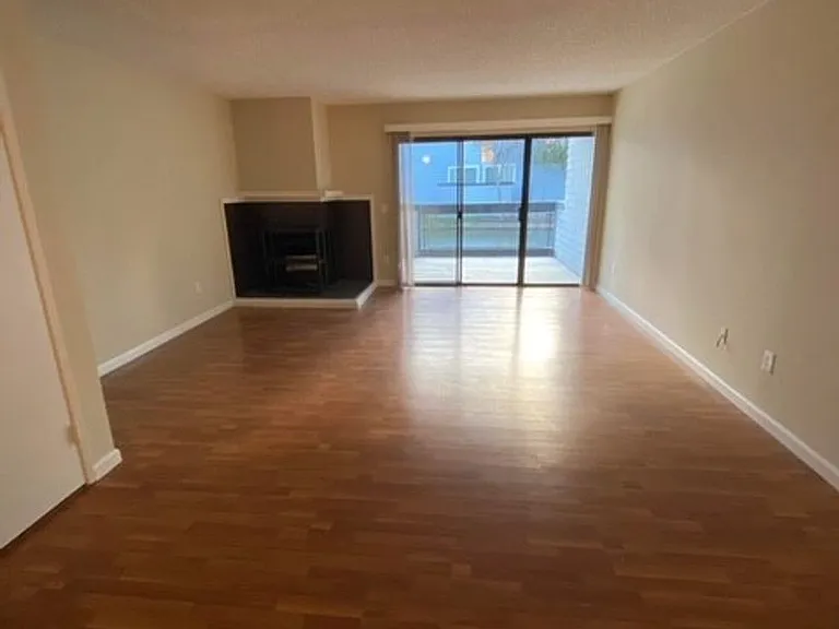 412 Barnegat Ln — Photo 5