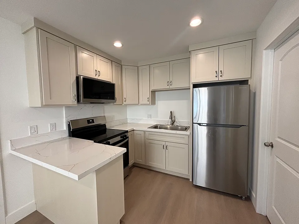 1441 S Sydney Dr #8