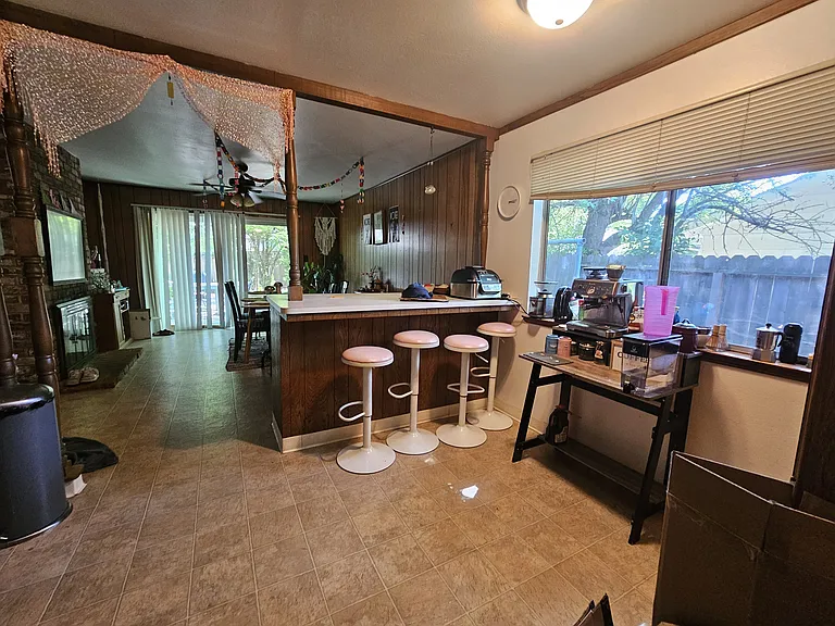 1220 Cornell Dr — Photo 8