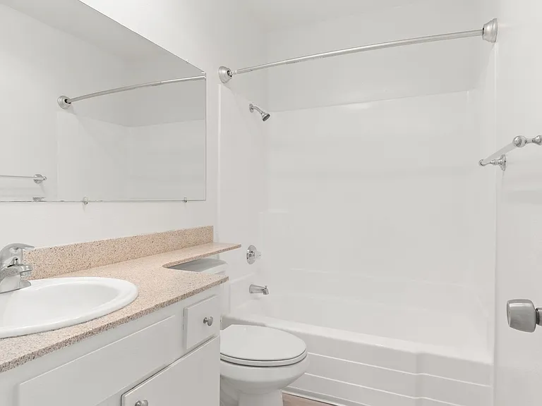 Four Winds Apartments — Photo 12