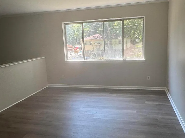 2416 Hanover Dr NW — Photo 2