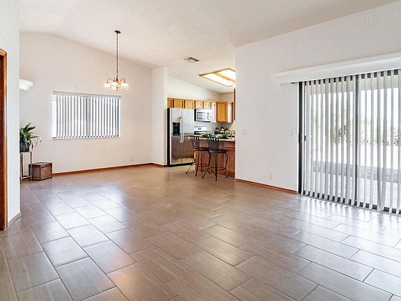 5th image of 1637 Topaz Dr