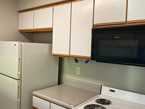 5th image of 1033 Holloway Dr #4