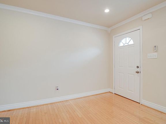 5th image of 419 Abel Ave