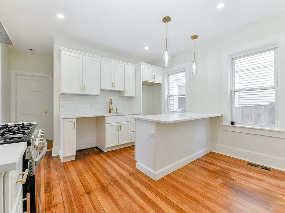 77 Draper St #1