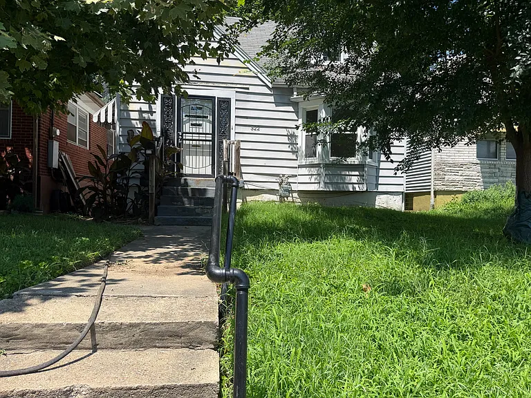322 Cecil Ave — Photo 1