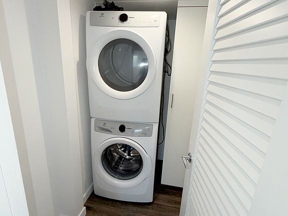 5th image of 9152 Alden Dr #32f352b8a