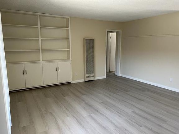 3rd image of 531 E Chevy Chase Dr #9