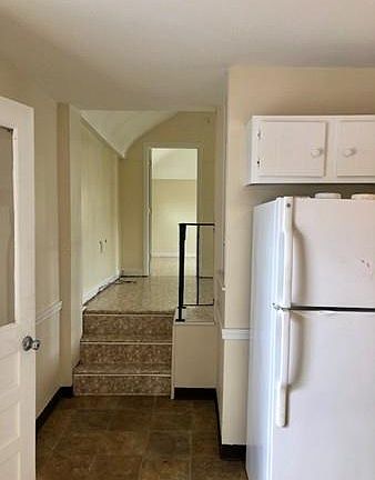 3rd image of 109 Franklin St APT D