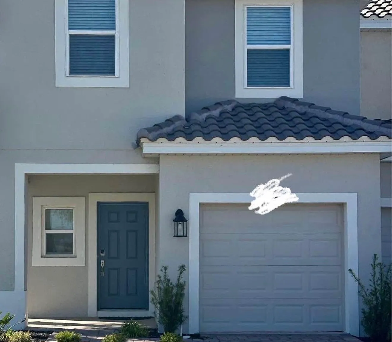 4 bed, 1373 sqft, $1,900 — Photo 1