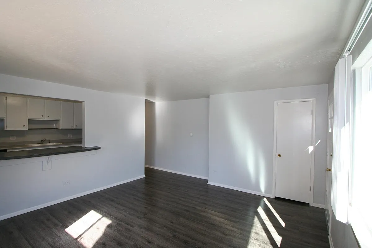 Building Photo - 1057 N Marion St #2