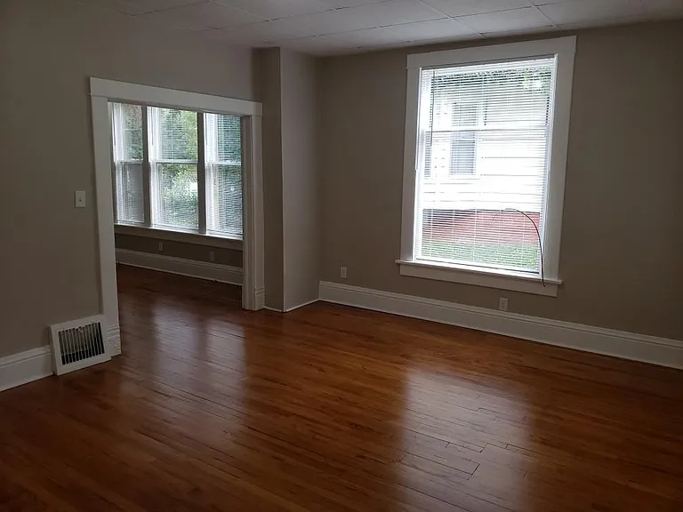 2937 Jules St — Photo 6